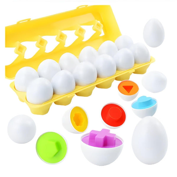 Criança brincando com o EggPlay. Estimula percepção visual, raciocínio lógico e habilidades motoras desde os 6 meses